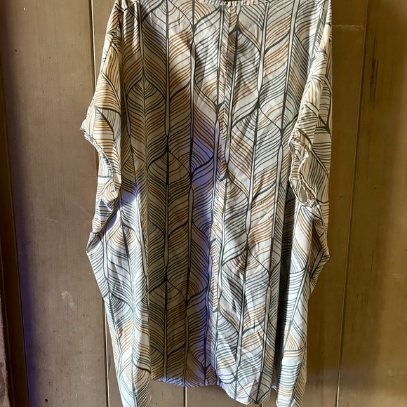 Manuhealii dress (s) - Picture 4 of 5